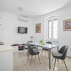 Bose , Split Croatia